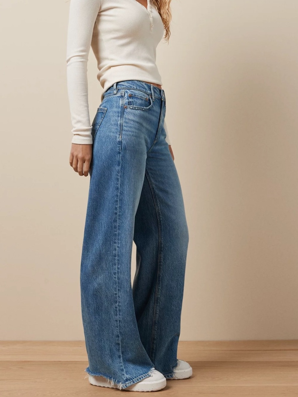 AE Super High-Waisted Baggy Wide-Leg Jean